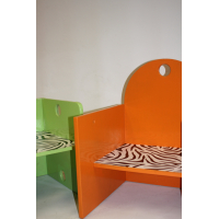 Vintage stoeltje en bankje